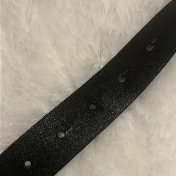 Tory Burch Reversible Black/Crimson Leather Belt with Tortoiseshell Gold Buckle - Picture 11 of 11